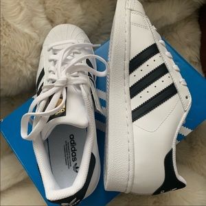 Adidas white superstar trainers